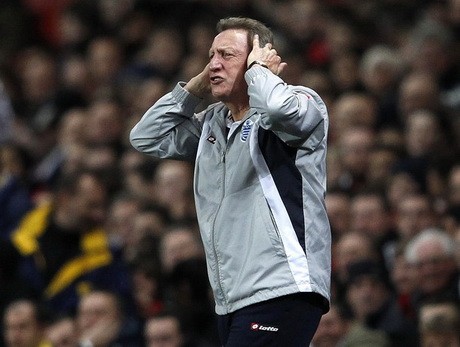 QPR Berhentikan Warnock