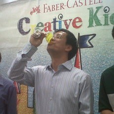 Buktikan Produknya Aman, Bos Faber Castell Minum Tinta Spidol