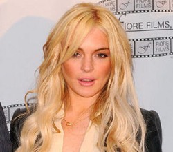 Lindsay Lohan Curhat Lewat Tato Barunya