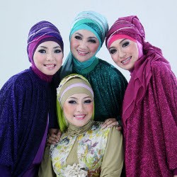 Nadhira, Girlband Rasa Islami
