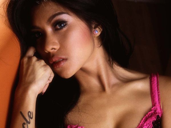 Ini Dia Aksi Seksi si Model Lingerie