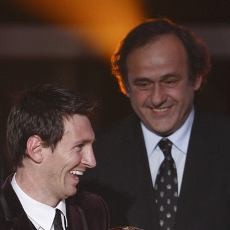 Messi Samai Platini, Xavi Sejajar Schuster