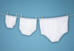 Dilarang Keras Jualan Celana Dalam Bekas di Zimbabwe