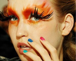 6 Tren Cat Kuku untuk 2012