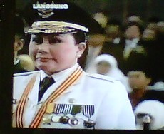 Dilantik Bareng Rano Karno, Atut Ubah Penampilan 