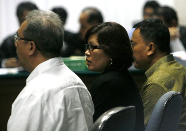Sidang Nazaruddin Ditunda