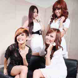 4 Lady Tak Mau Disebut Girlband