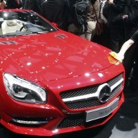 Mobil Mercedes akan Dilengkapi Facebook