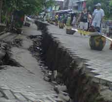 Bozem Ambles di Jalan Lasem Bertambah 50 Meter