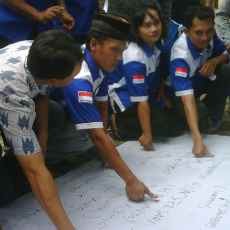 18 PAC Demokrat Jember Lakukan Cap Jempol Darah 