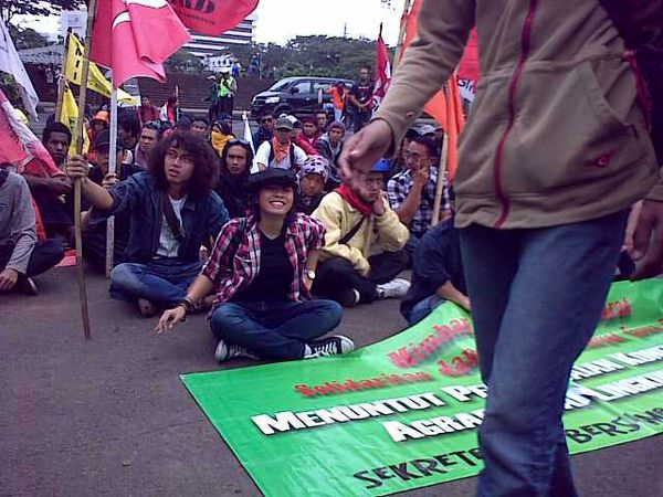 Soal Konflik Agraria, Puluhan Orang Demo Gedung Sate
