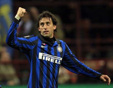 Milito Ingin Terus dan Menang Bersama Inter