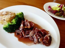 Warisan: Toko Mebel tapi Restoran