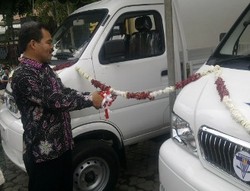 Susul Solo, Pemkot Surabaya Pakai Esemka