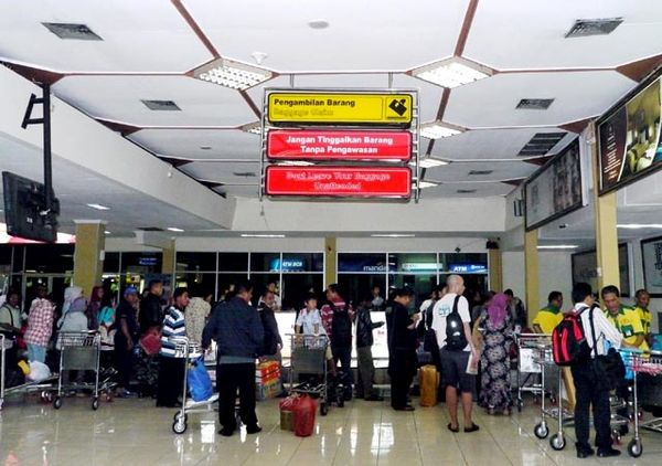 Cuaca Ekstrim, Penumpang Pesawat Tetap Ramai