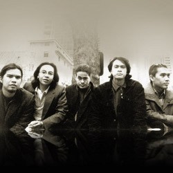 Dewa19 Reuni di Plenary Hall JCC 13 Juni 2012