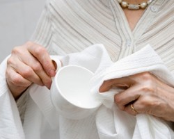 5 Pemakaian Lap Dapur yang Bisa Sebarkan Kuman Berbahaya