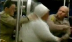  Wanita Gelandangan yang Dipukul Polisi AS Punya Masalah Kejiwaan