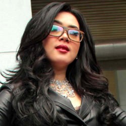 Buat Lorenzo Terpesona, Syahrini Akan Nyanyikan Sesuatu