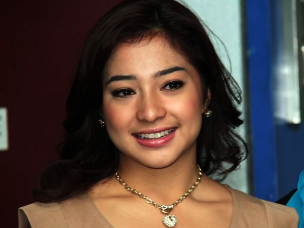 Nikita Willy Tampil Makin Dewasa