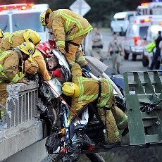 Dramatis! Ibu & 2 Putrinya Berhasil Lolos dari Kecelakaan Maut