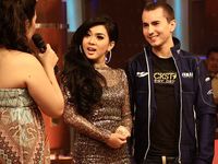 Syahrini dan Lorenzo di Bukan Empat Mata