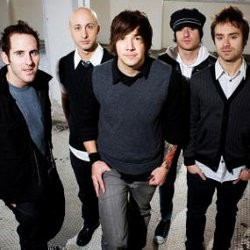 Siap Nyanyi Bareng Simple Plan di Jakarta dan Surabaya?