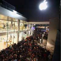 Hindari Kericuhan, iPhone 4S Tak Lagi Dijual di Toko