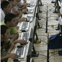 Pengguna Internet China Tembus Setengah Miliar