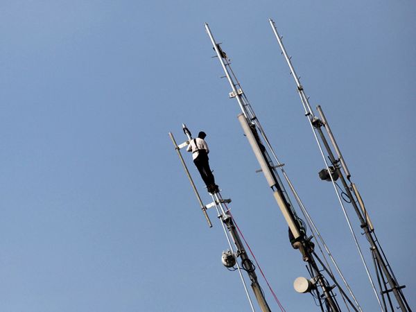 Bisnis Menara BTS Mendulang Laba Bisnis Menara BTS Mendulang Laba