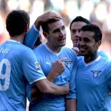 Tekad Biancocelesti Hentikan Laju Inter