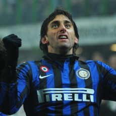 Milito Antar Inter Menangi Derby