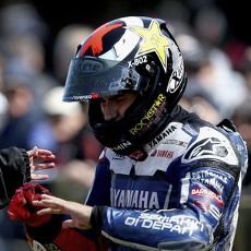 Lorenzo Tak Lagi Diganggu Cedera Tangan