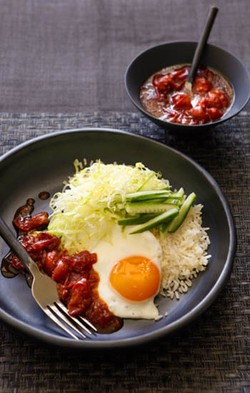 4 Makanan Penumbuh Bulu Dada Pria