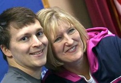 Pasien Gagal Ginjal Dihadiahi Ginjal oleh Suster Perawatnya