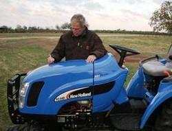 George Bush Tanda Tangan Untuk Amal