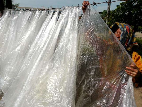 Penjual Limbah Plastik Menjerit