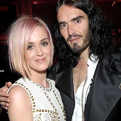 Lupakan Katy Perry, Russell Brand Melawak Lagi