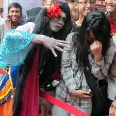 Hii...Ada Hantu Ronggeng di Tunjungan Plaza