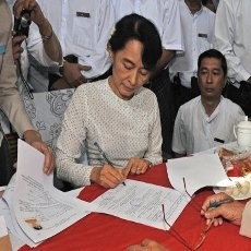 Suu Kyi Resmi Daftar Jadi Anggota Parlemen Myanmar