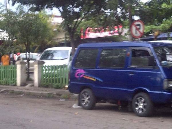 Rambu Larangan Parkir Tak Bertaji