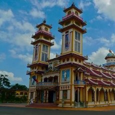 Cao Dai Temple Simbol Kerukunan Antar Umat Beragama