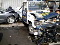 3 Mobil dan 5 Motor Tabrakan Beruntun
