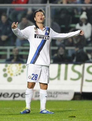 Zarate Belum Akan Dilepas Inter