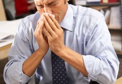 30 Persen Pekerja Tetap Masuk Kantor Meski Sakit