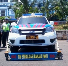 Bersihkan Trotoar di DKI, Polda Metro Sasar Tukang Tambal Ban & PKL