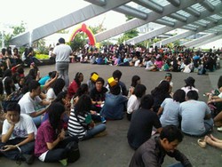 Ribuan Penonton Konser Katy Perry Telah Mengantri di Venue