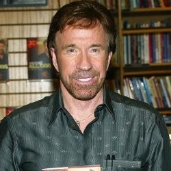 Chuck Norris Desak Produser Hapus Dialog Vulgar di The Expendables II