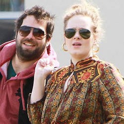 Adele Bantah Rebut Suami Orang