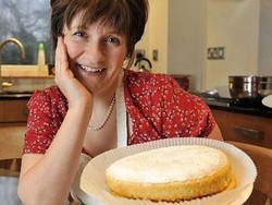 Demi Senyuman Wanita Ini Membuat Cake Selama 365 hari!